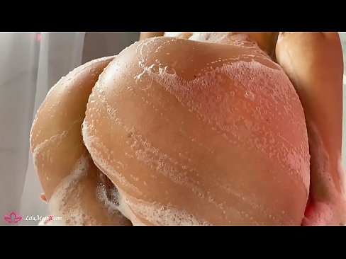 ❤️ Brunette شاور میں شدید orgasm کے لئے وائبریٹر کے ساتھ بلی میں مشت زنی کرتی ہے۔ ☑ سیکس ❌️❤